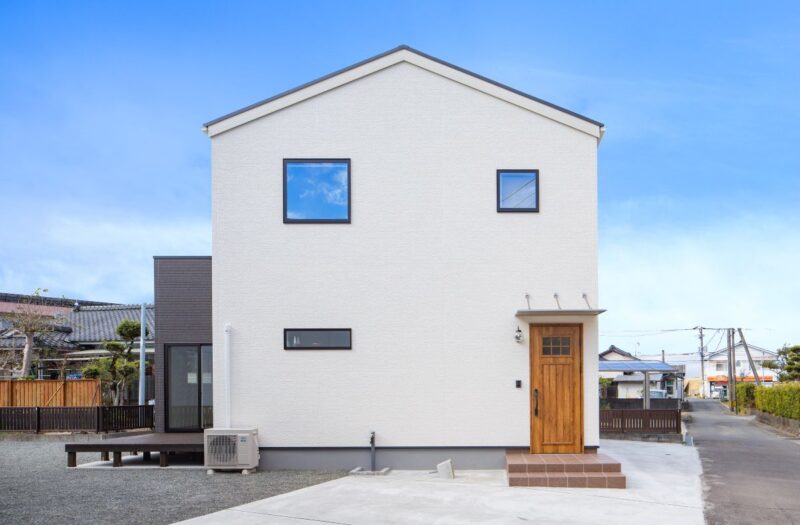 薩摩川内市　シックなカラーを使用した大人な2階建ての家