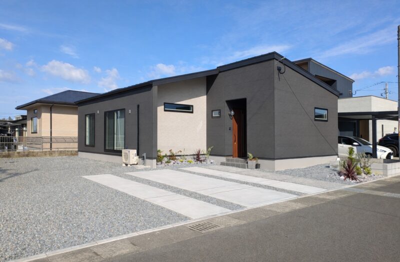 【霧島市国分】回遊キッチンで家事ラク 無垢床の平屋4LDK