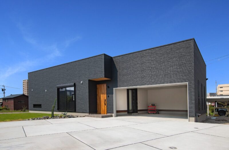 霧島市　ガレージからつながるお帰り動線の平屋